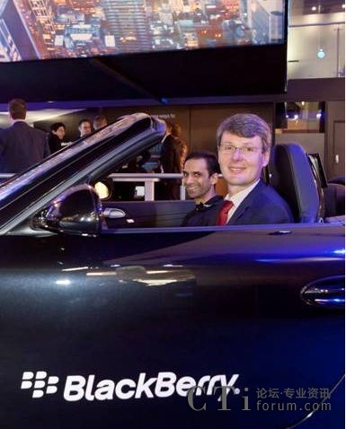 RIM公司總裁兼首席執行官Thorsten Heins先生體驗BlackBerry概念車(chē)